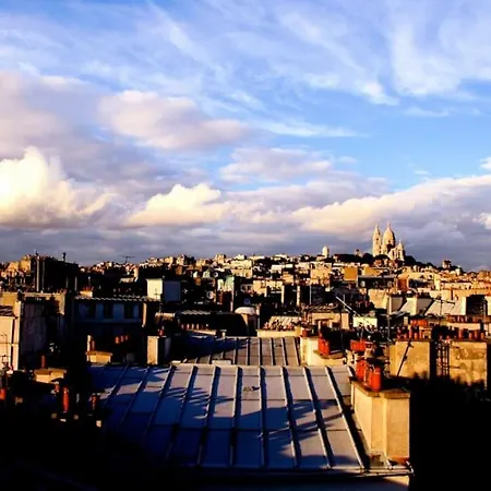 Apartment Sous Le Ciel De Paris, Petite Paris